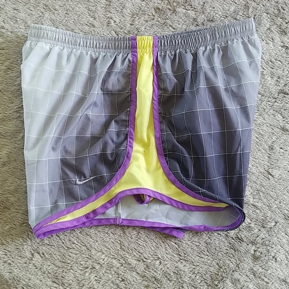 NIKE DRI FIT BUILT IN UNDERWEAR  RUNNING SHORTS - Picture 4 of 6